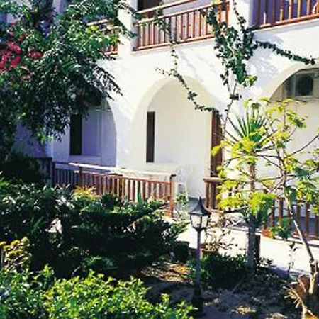 Estia Hotel 2*